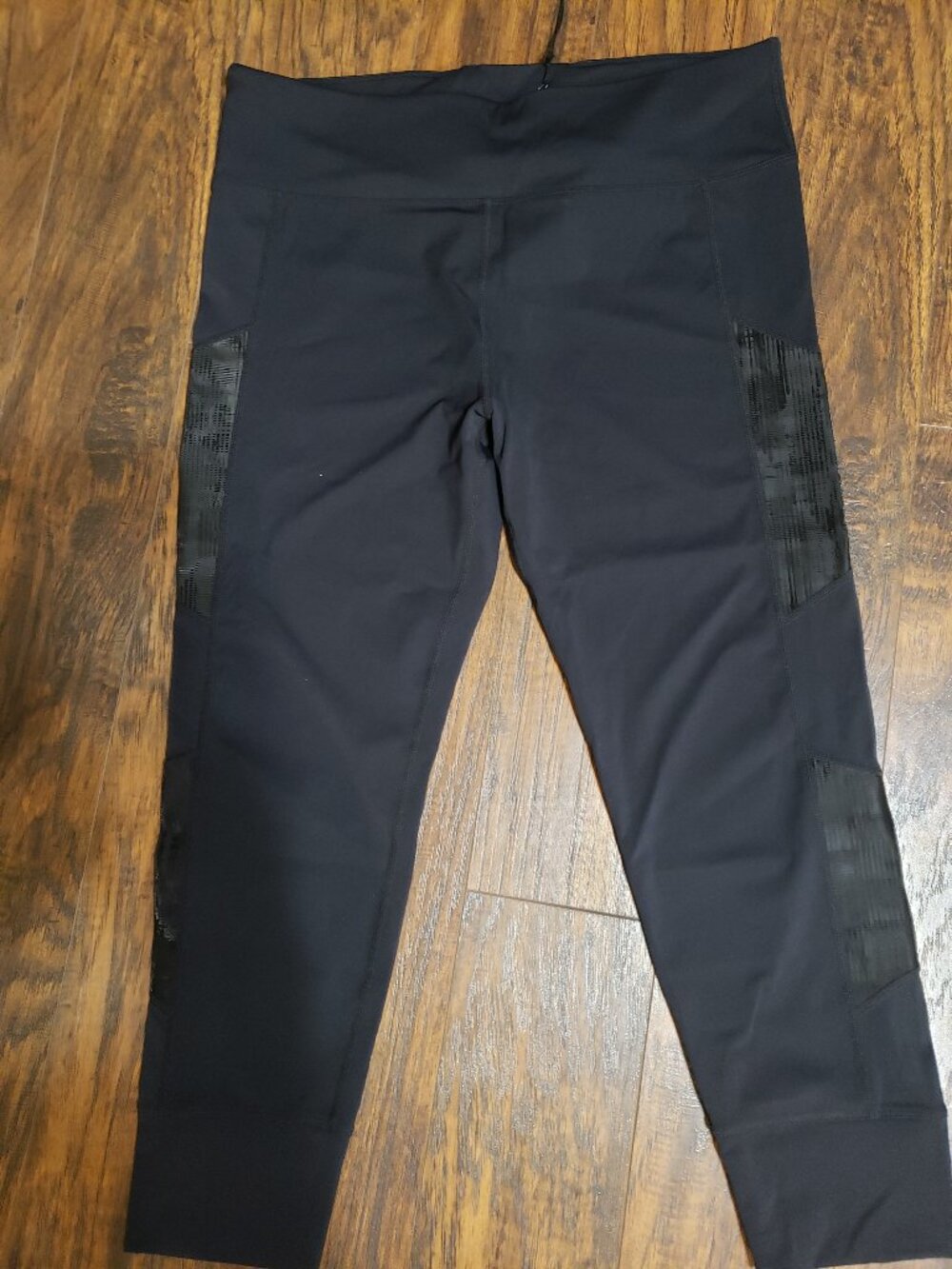 Zyia NWT Black Cuffed Mirage Mid rise 16-18
